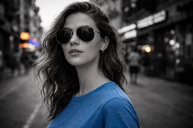 Frau in Blau.jpg
